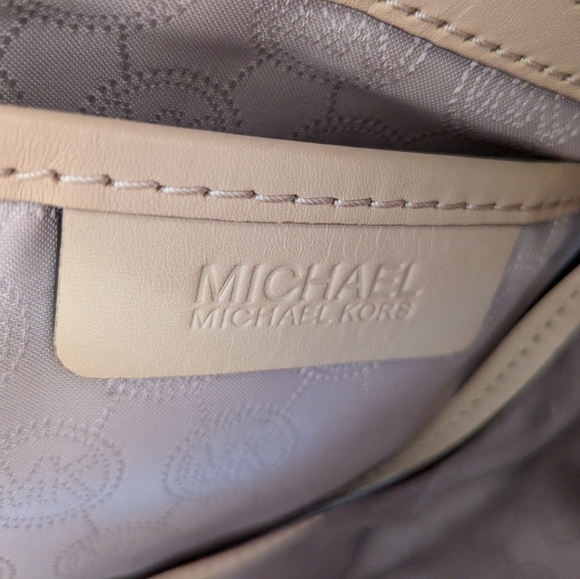 Authentic Michael Kors Grayson Satchel Bag - Picture 15 of 15